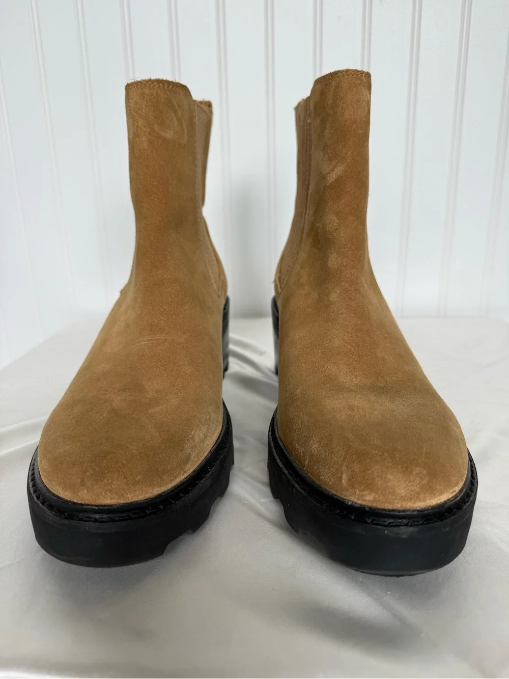Madewell Tan Suede Lug Sole Chelsea Ankle Boots Block Heel Size 10.5